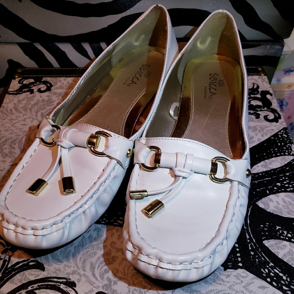 White Chic Flats